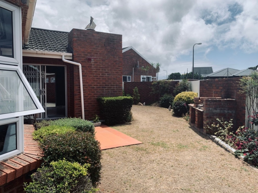 3 Bedroom Property for Sale in Summerstrand Eastern Cape